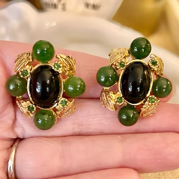 Vintage St. John Jade Beaded Gold-tone Clip-on Earrings - Picture 3 of 12